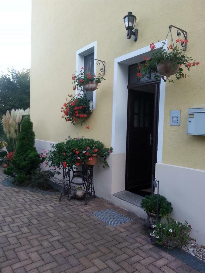 Ferienzimmer Familie Schmidt Grossdeuben ภายนอก รูปภาพ